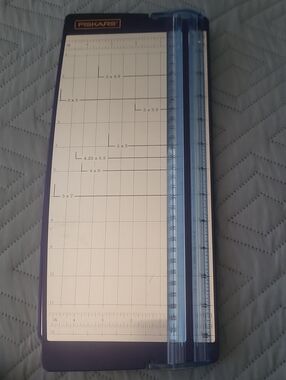 Fiskars 12 Inch SureCut Delux Craft Paper Trimmer